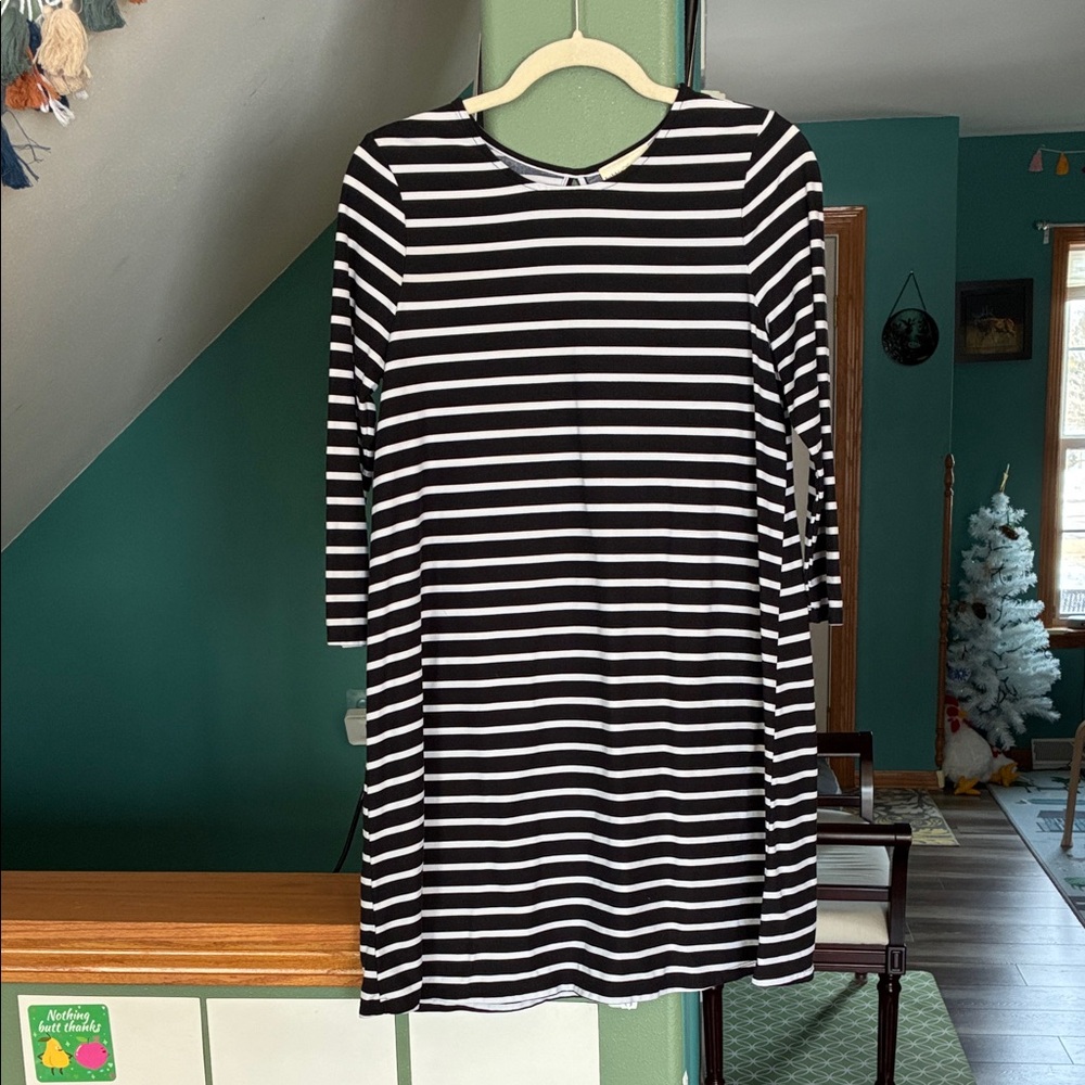 Bobbie Brooks Monochrome Striped Top